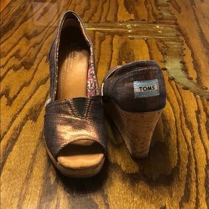 Toms wedges